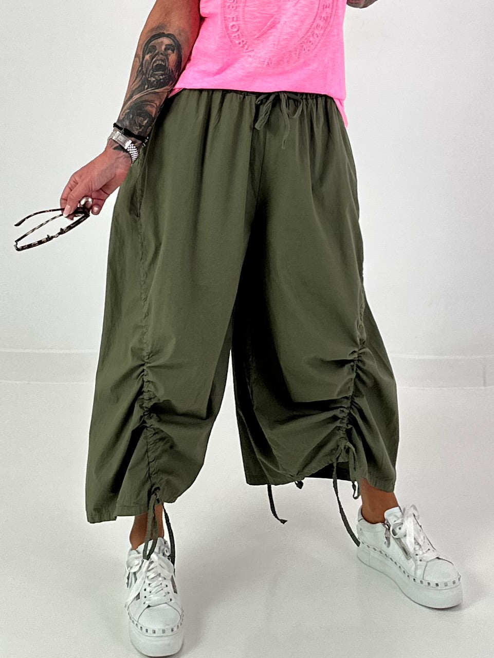 Balloon trousers with gathering seams - khaki