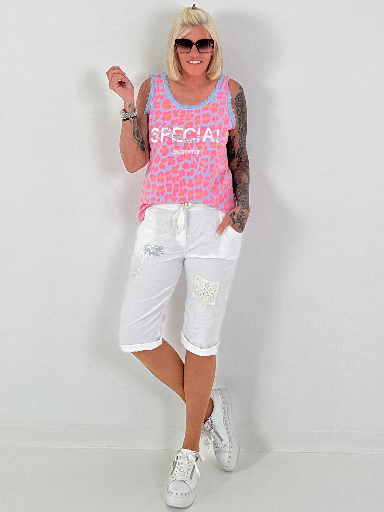 Leo Tanktop with Rhinestone Details - light blue multi-coloured