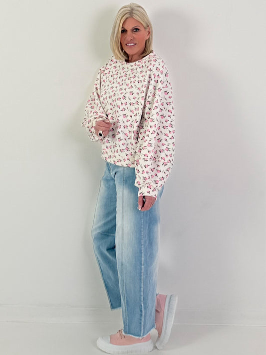 Trui met verspreide bloemen - crèmeroze