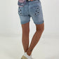 Jeansshort mit Ösen-Abschlüssen - hellblau