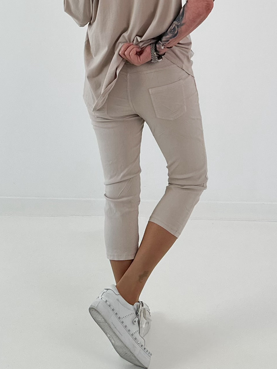 Capri Hose mit Leo Strass - beige