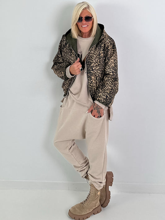 2 in 1 Jacke mit Leo-Print - oliv