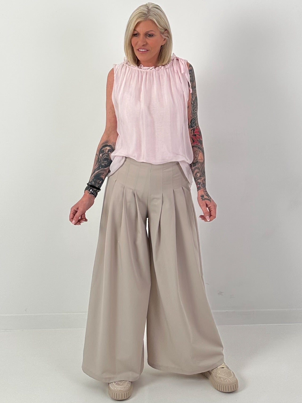 Wide Leg Hose mit Bundfalten - beige