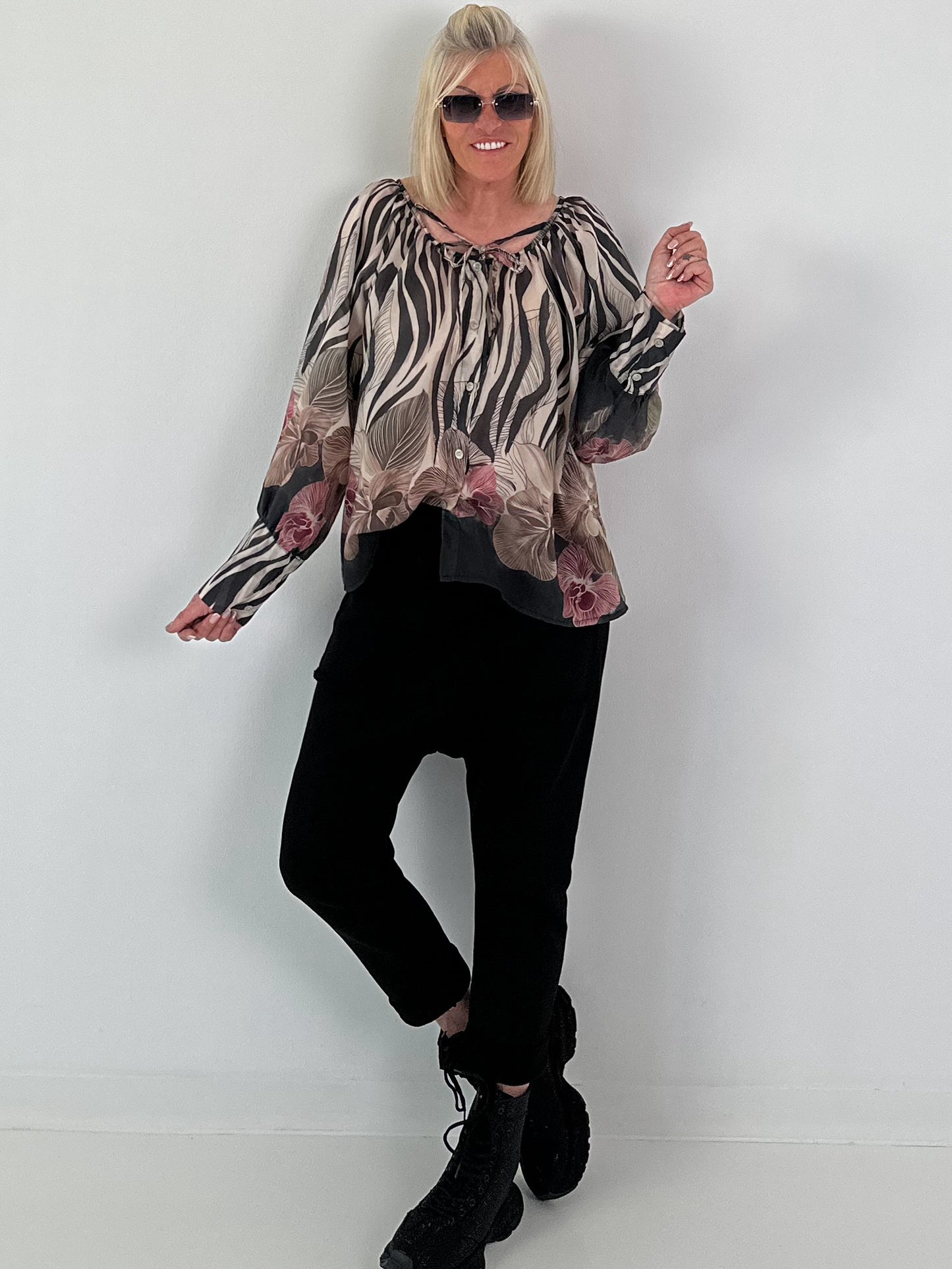 Blouse with long cuffs - beige-black-multi-colored