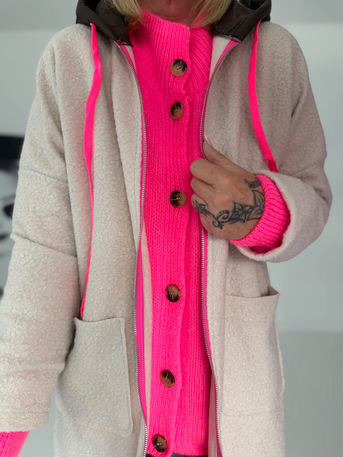 Teddy curl coat with neon accents - beige