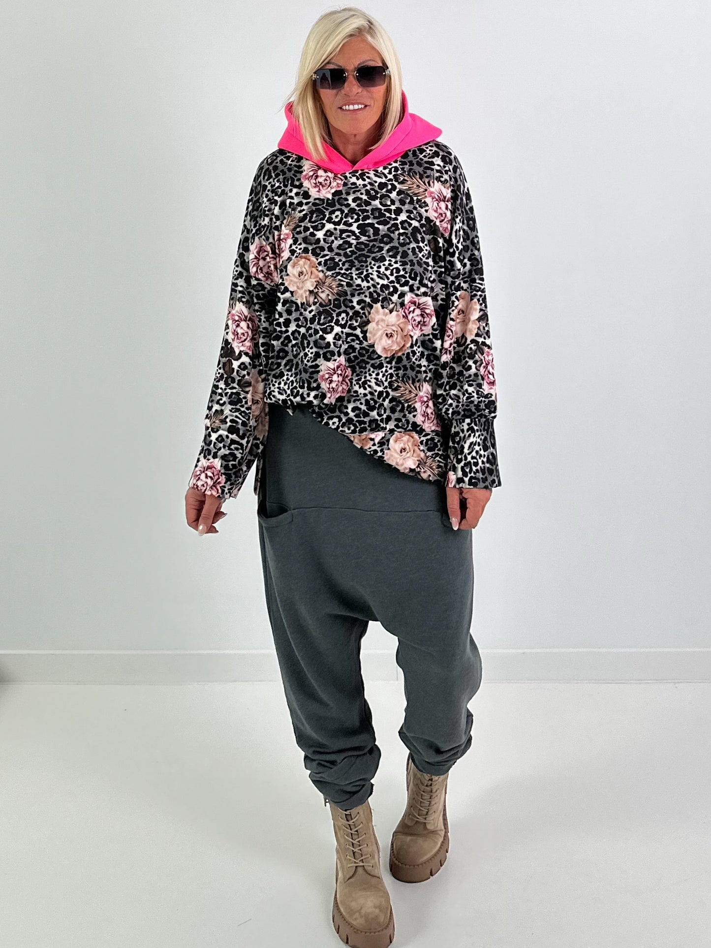 Hoodie mit Neonkapuze und Print - anthrazit-mehrfarbig