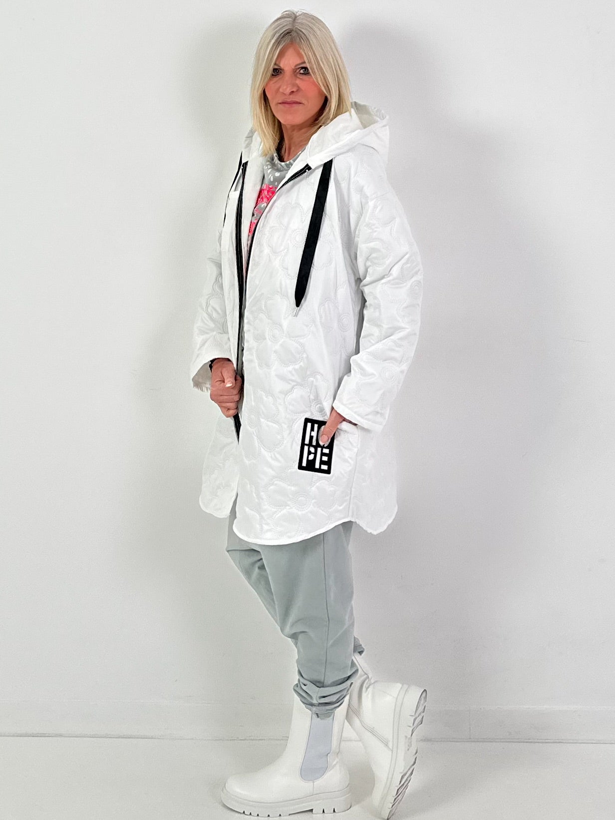 Mantel Modell "Flower Hope" - weiss