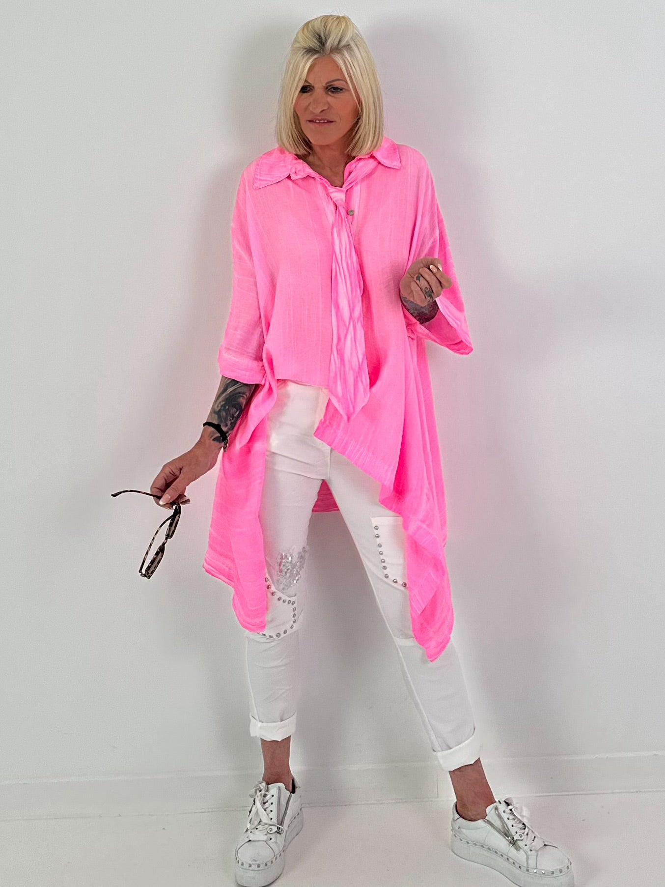 Oversized Bluse asymmetrisch mit Krawatte - neonpink