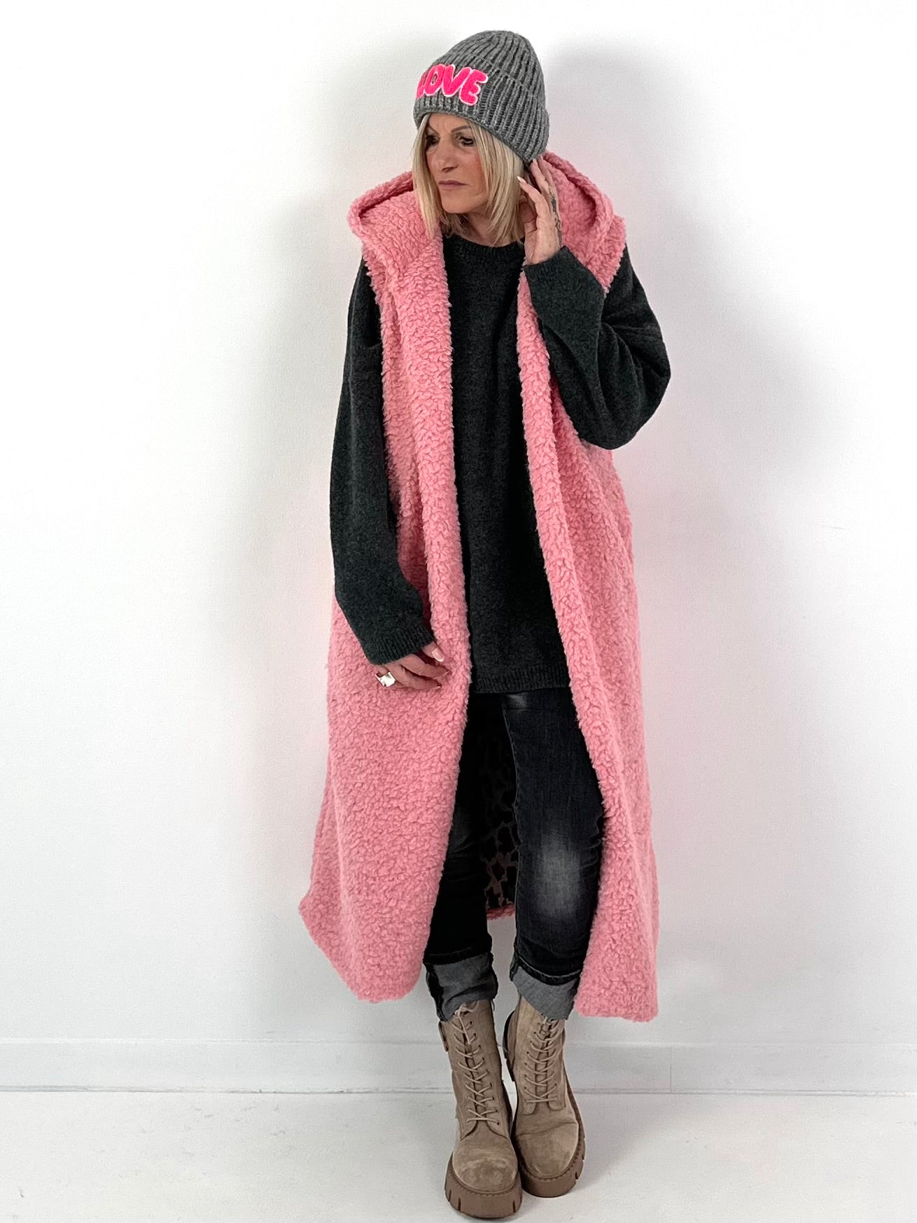 Long vest model "Leo Layers" - pink