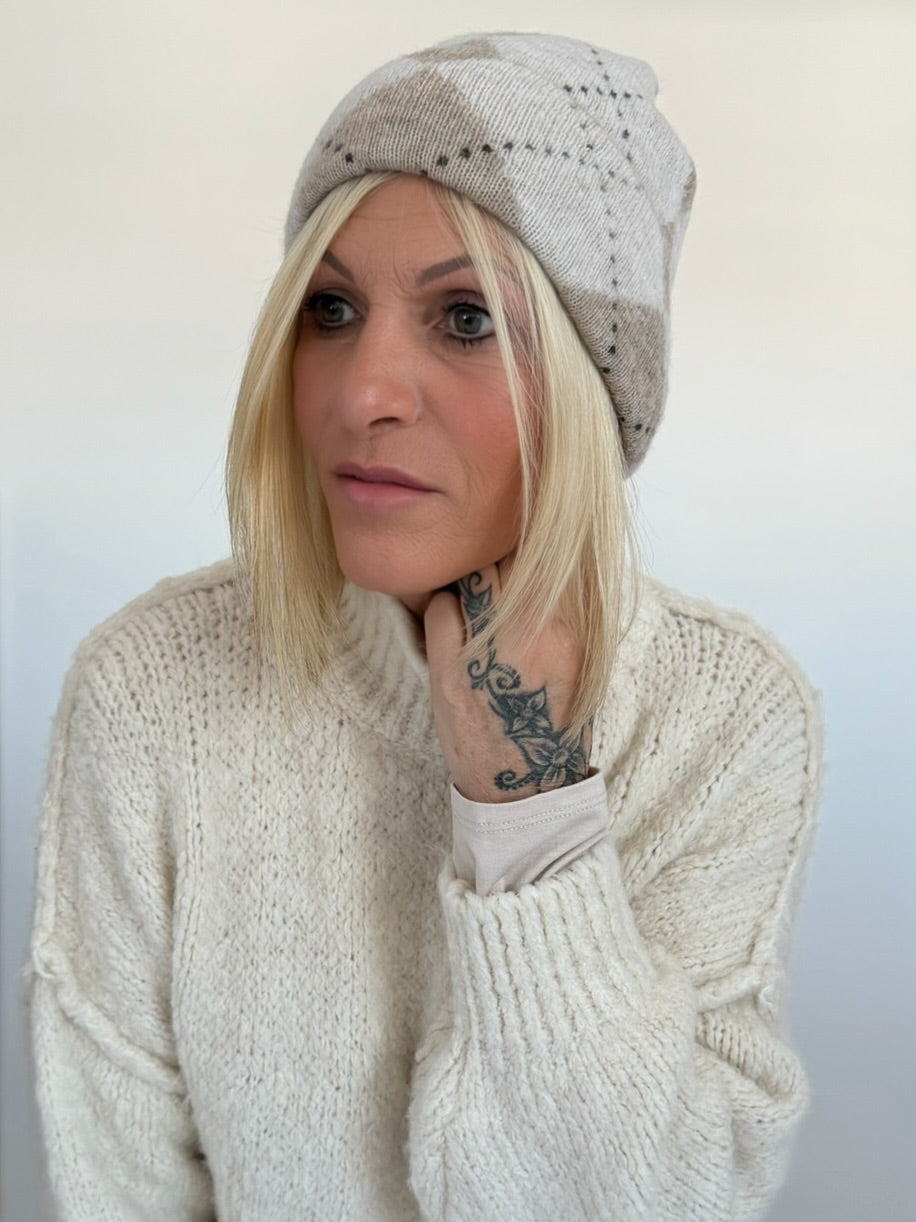 Weiche Strickmütze im Rautenmuster - beige-taupe