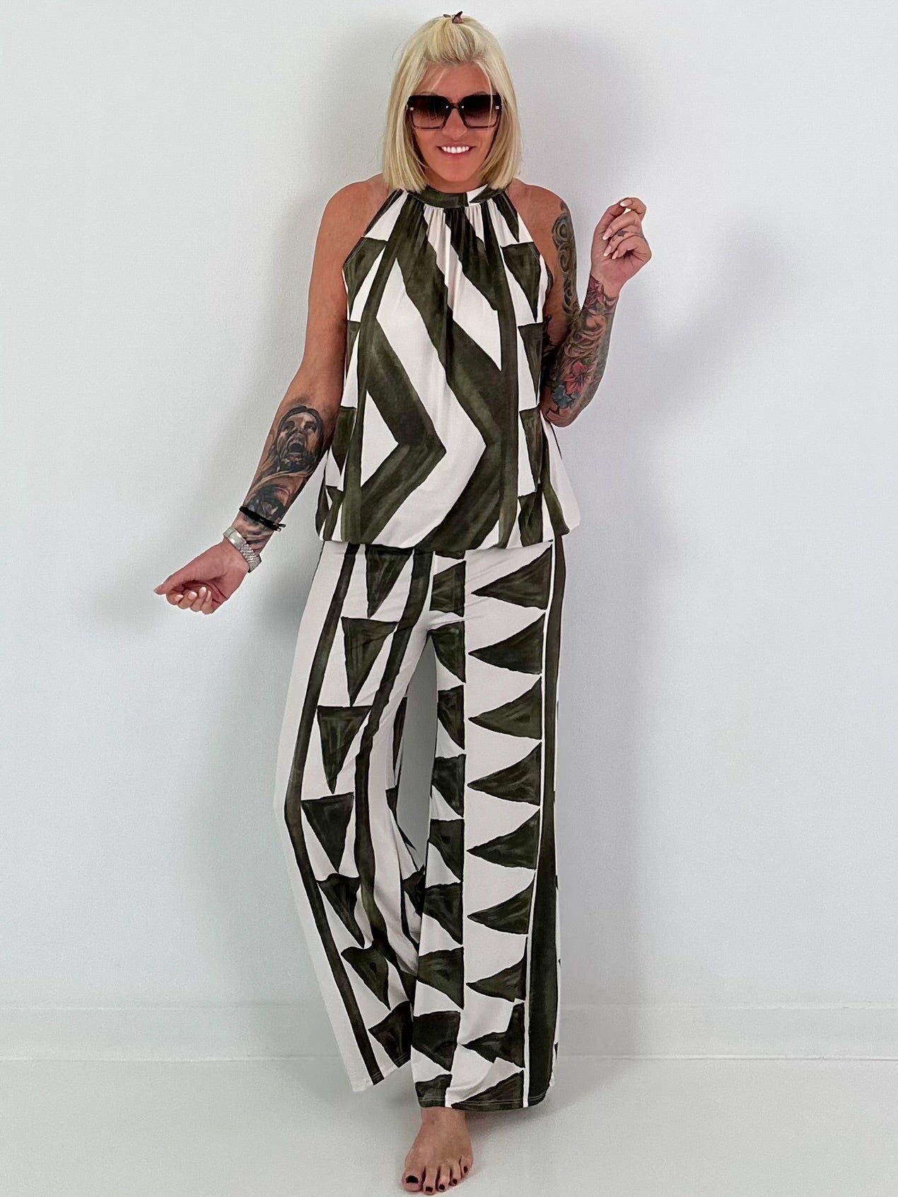 Two-piece with graphic pattern - khaki-white