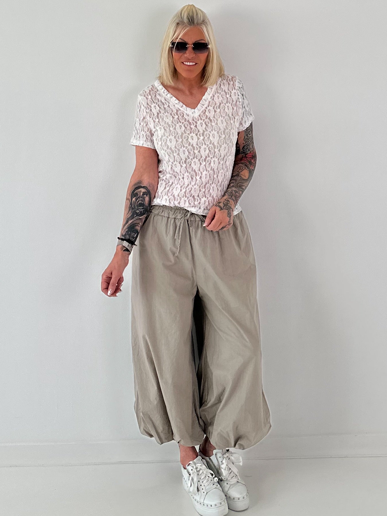 Spitzen Shirt mit V-Neck - weiss