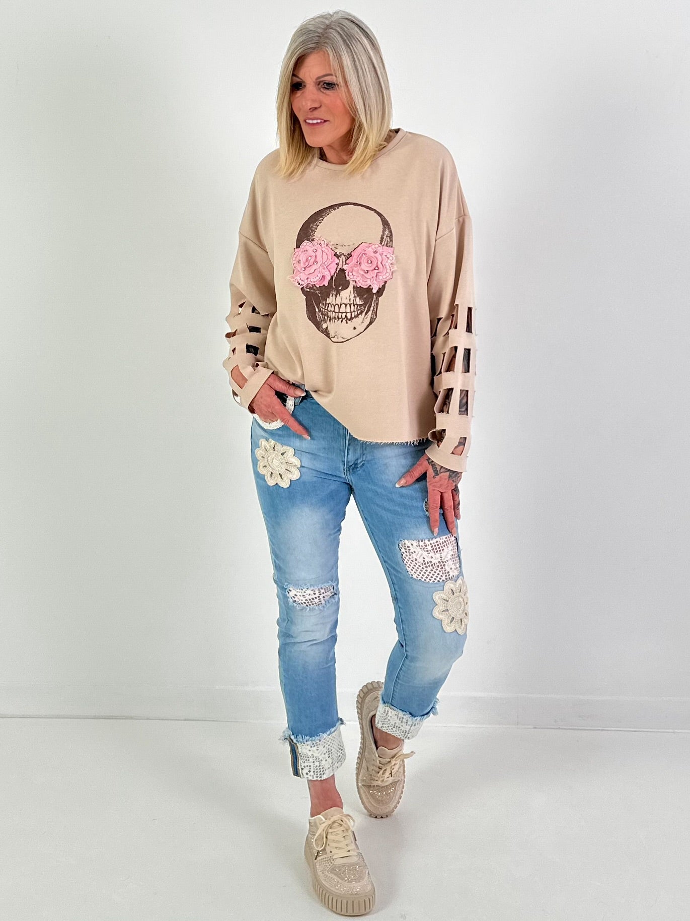 Sweatshirt model "Skull&amp;Roses" - beige