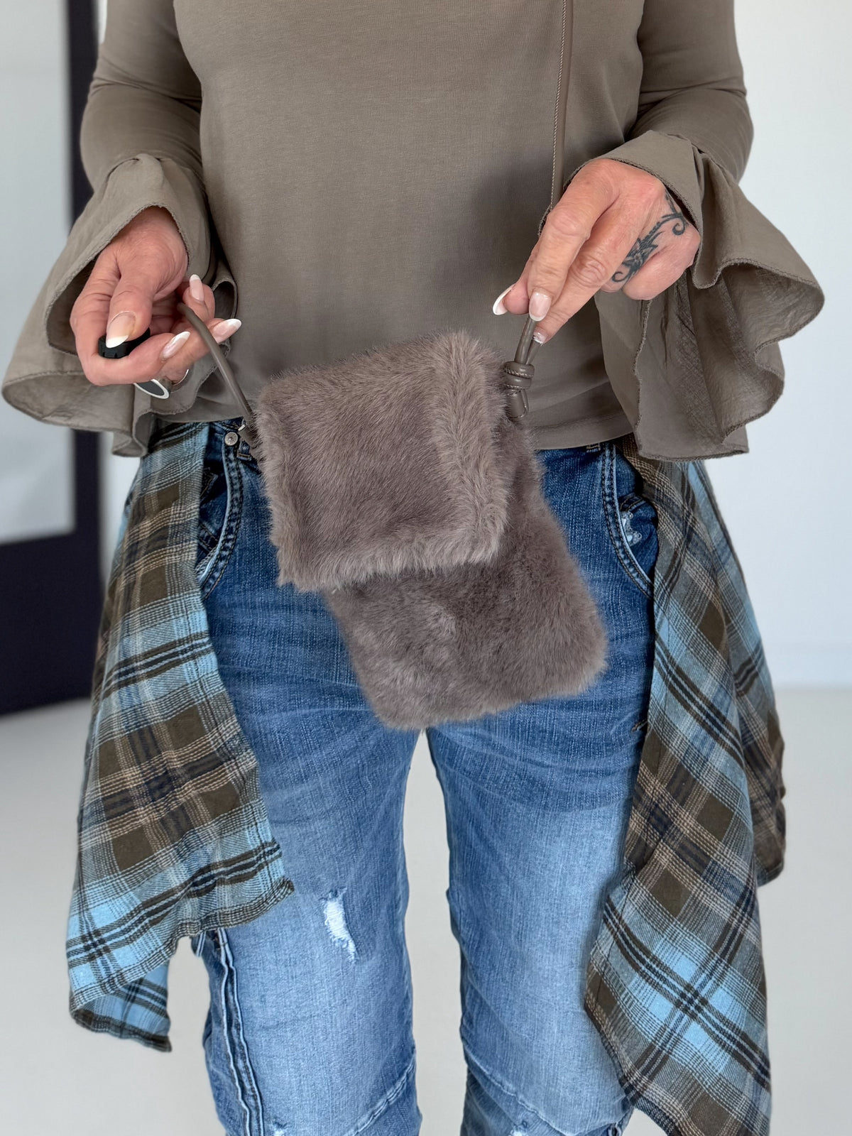 Kleine Felltasche / Phone Bag - grau