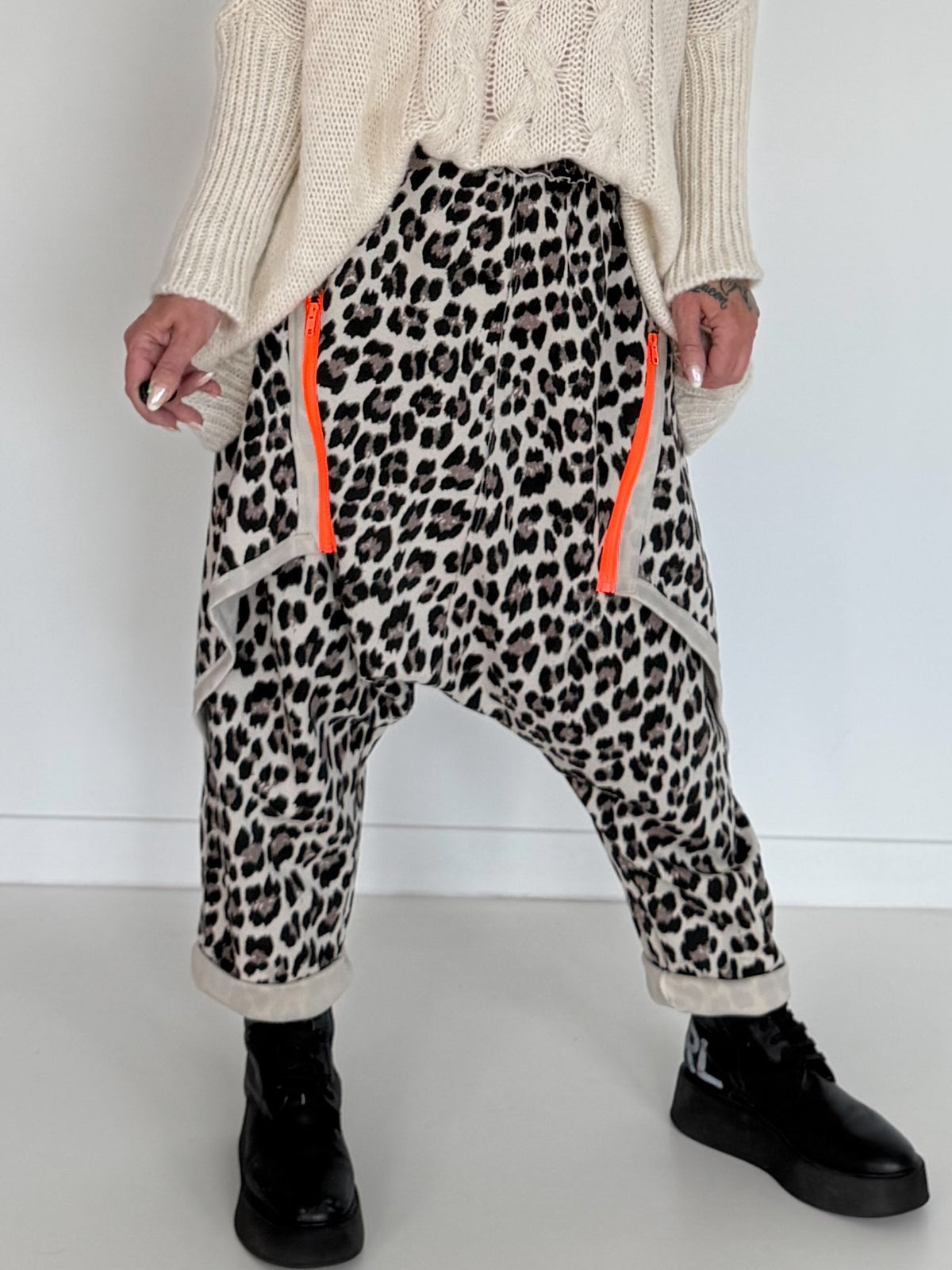 Haremhose im Leo-Print - beige-mehrfarbig