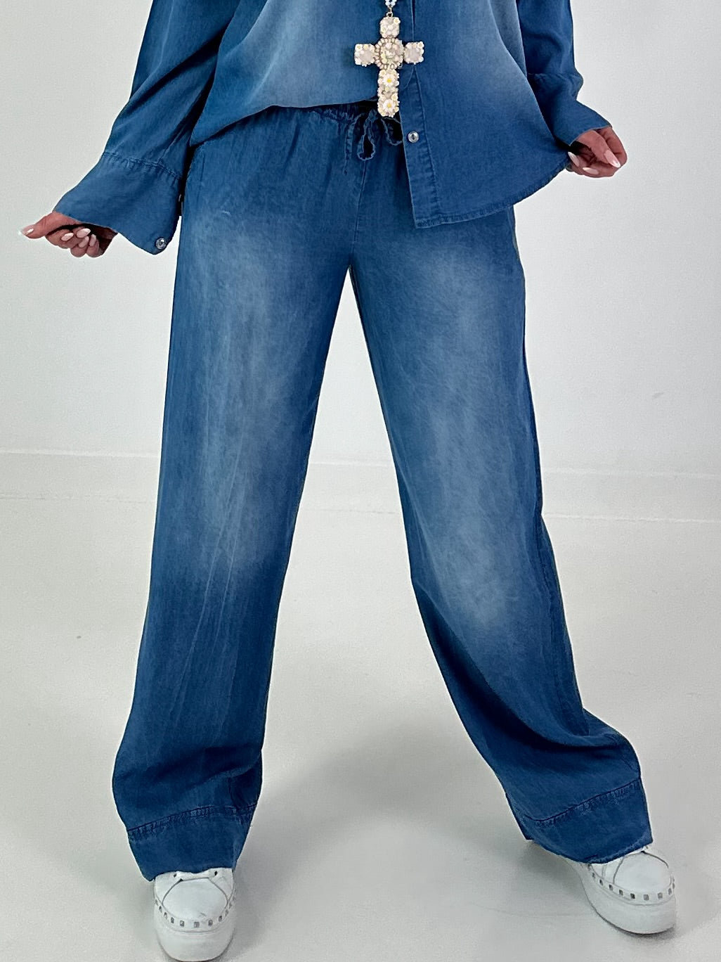 Light-wash, wide-leg jeans - dark blue