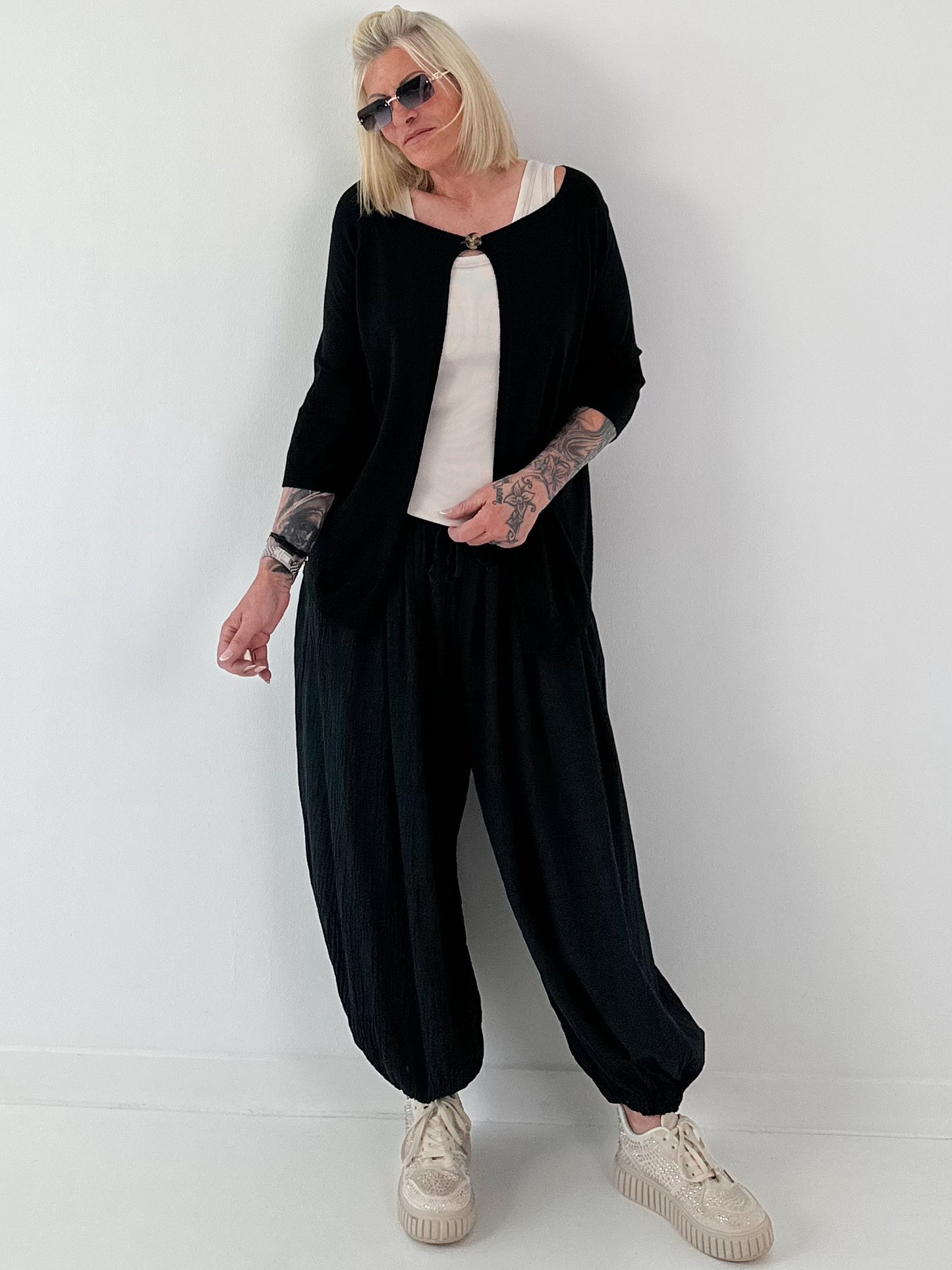 Leichte Feinstrickjacke mit Knopf- schwarz