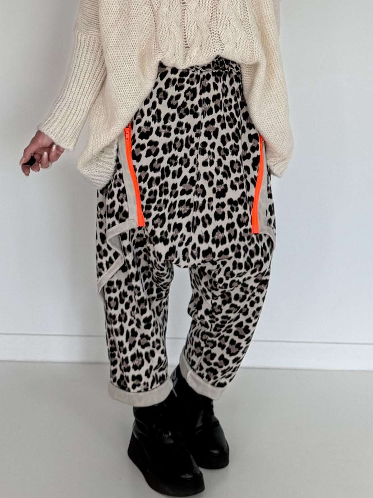 Haremhose im Leo-Print - beige-mehrfarbig