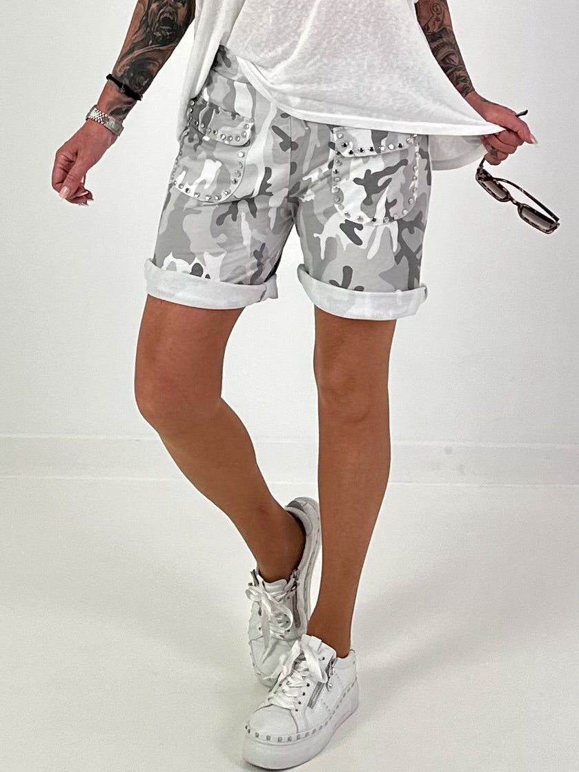Sweat Short Camouflage mit Nieten - grau-mehrfarbig
