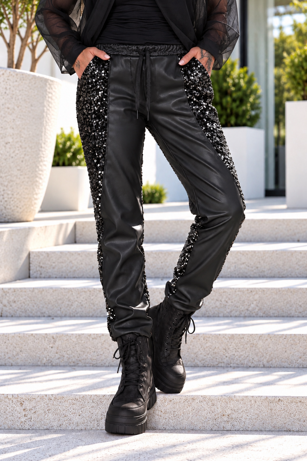 Hose Materialmix mit Pailletten - schwarz