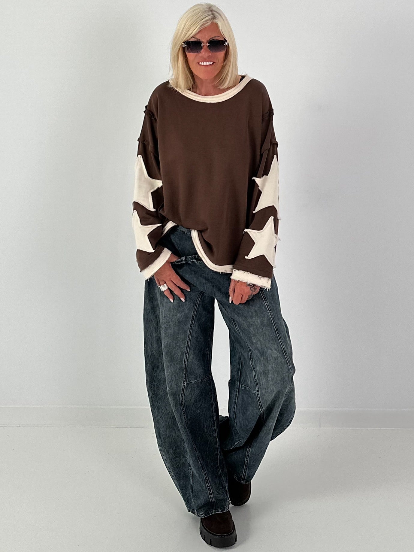 Sweatshirt mit trendigen Sternelementen- schoko