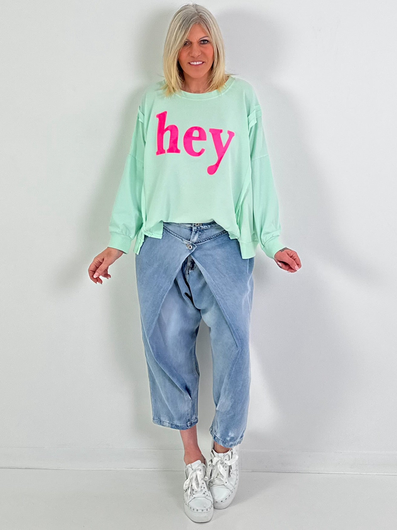 Sweater model "hey" - watergreen