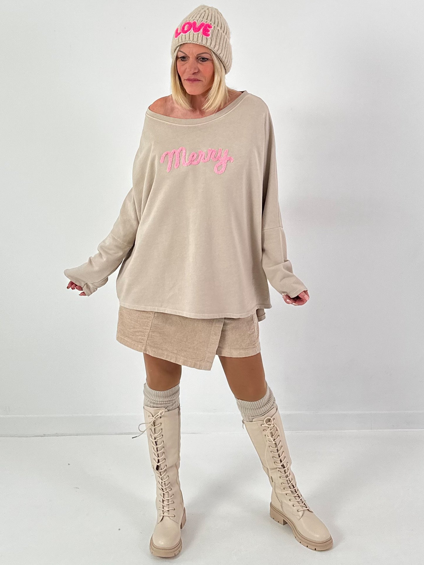 Sweatshirt model "Merry Mood" - beige