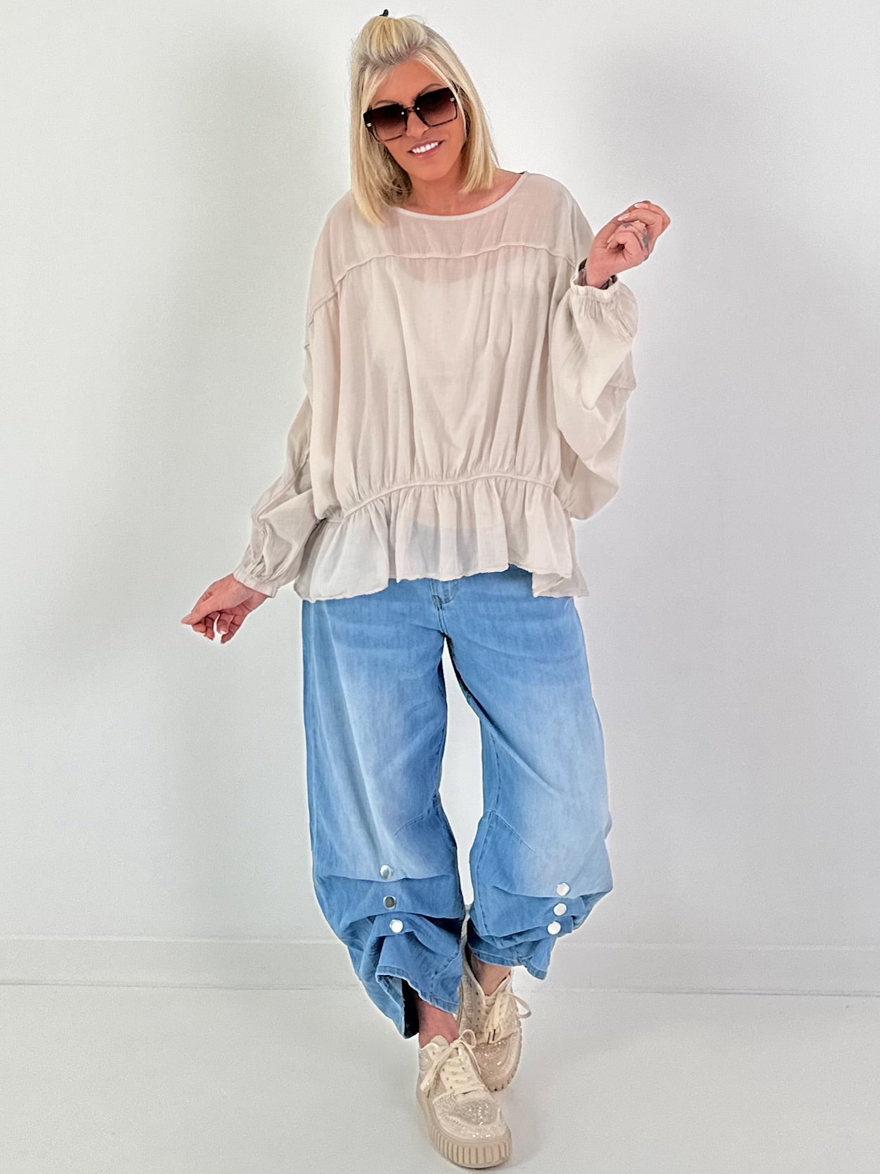 Jeans with gathered snap-button hem - denim