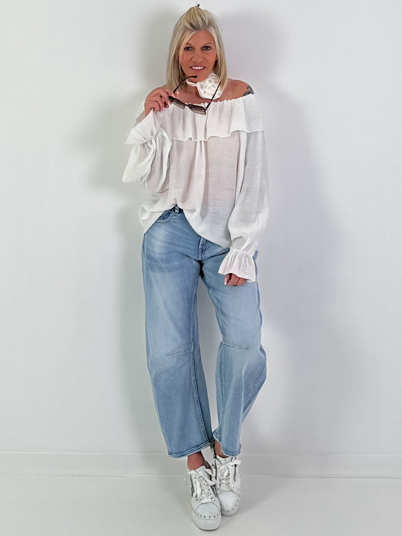 Carmen Tunic with Ruffles - white