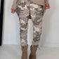 Hose mit elastischem Bund im Camouflage-Look - beige-mehrfarbig