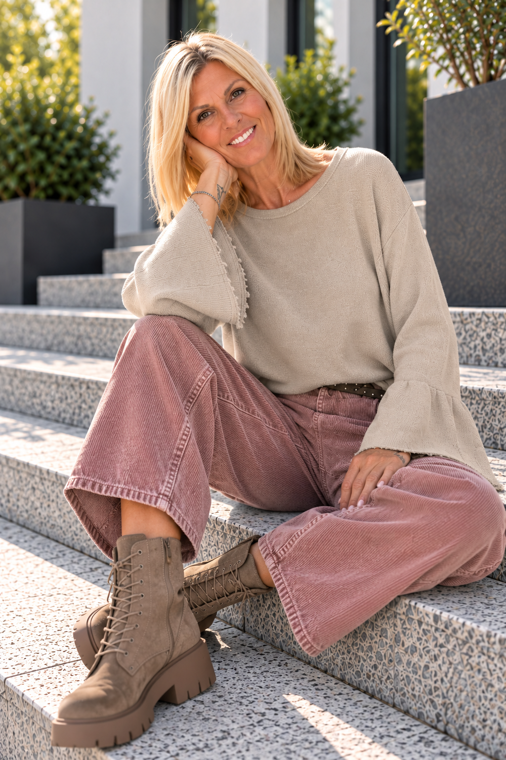 Weiche Ballon-Cordhose mit Gürtel - stone-washed-altrosa