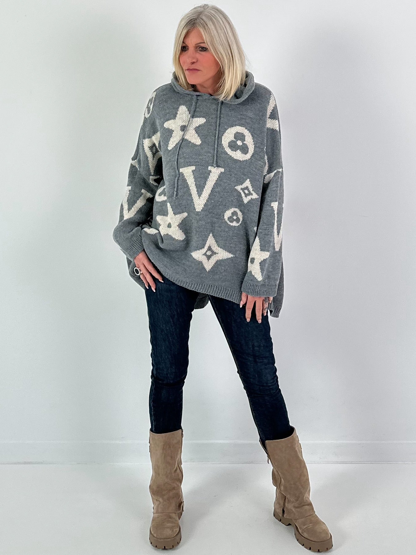 Hooded knit sweater, model "Cozy Beam" - grey