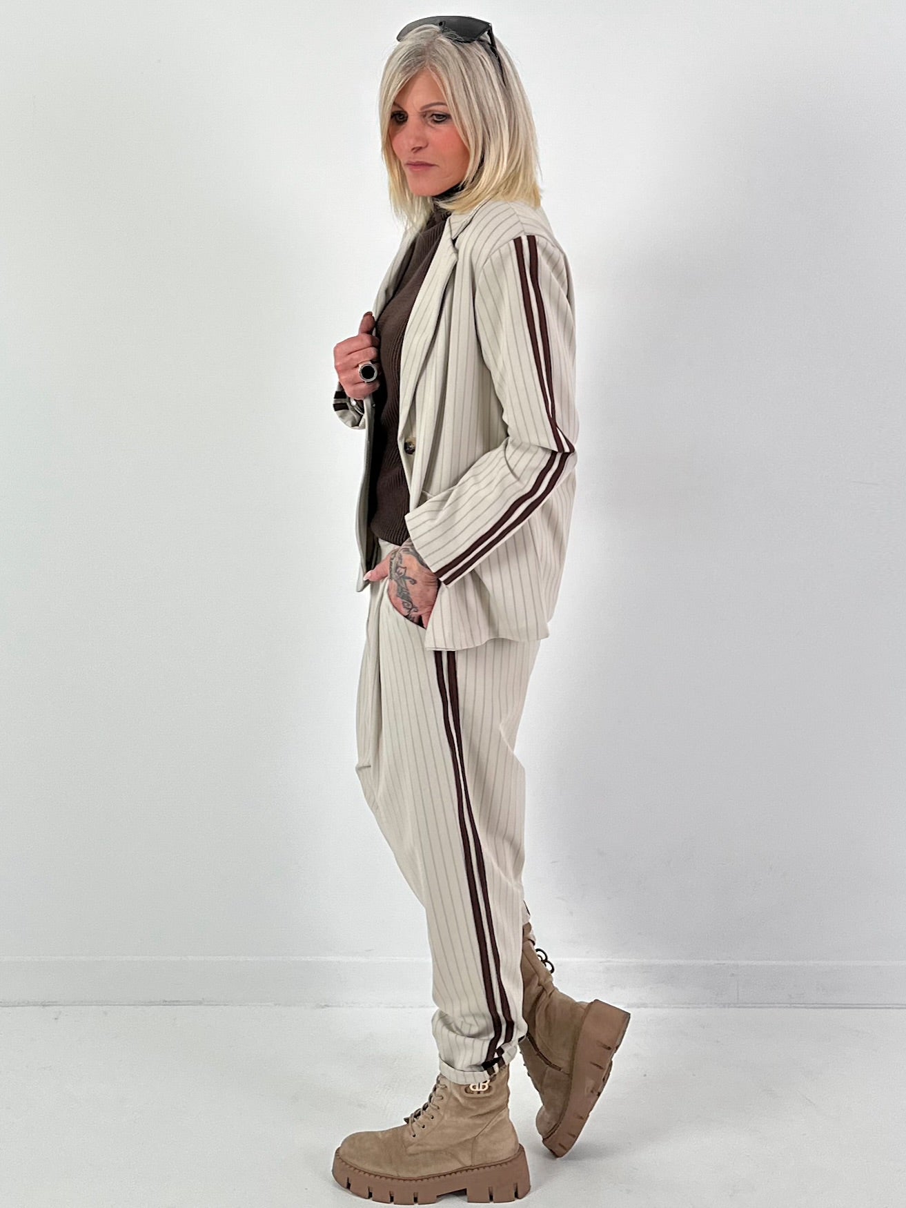 Pants model "Office Out" - beige