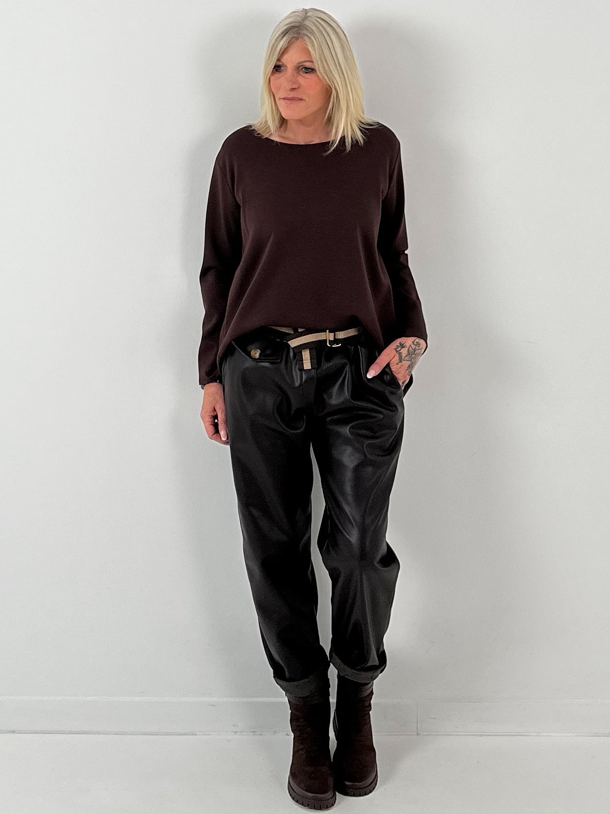 Oversized Basic Shirt Modell "Noa" - schoko