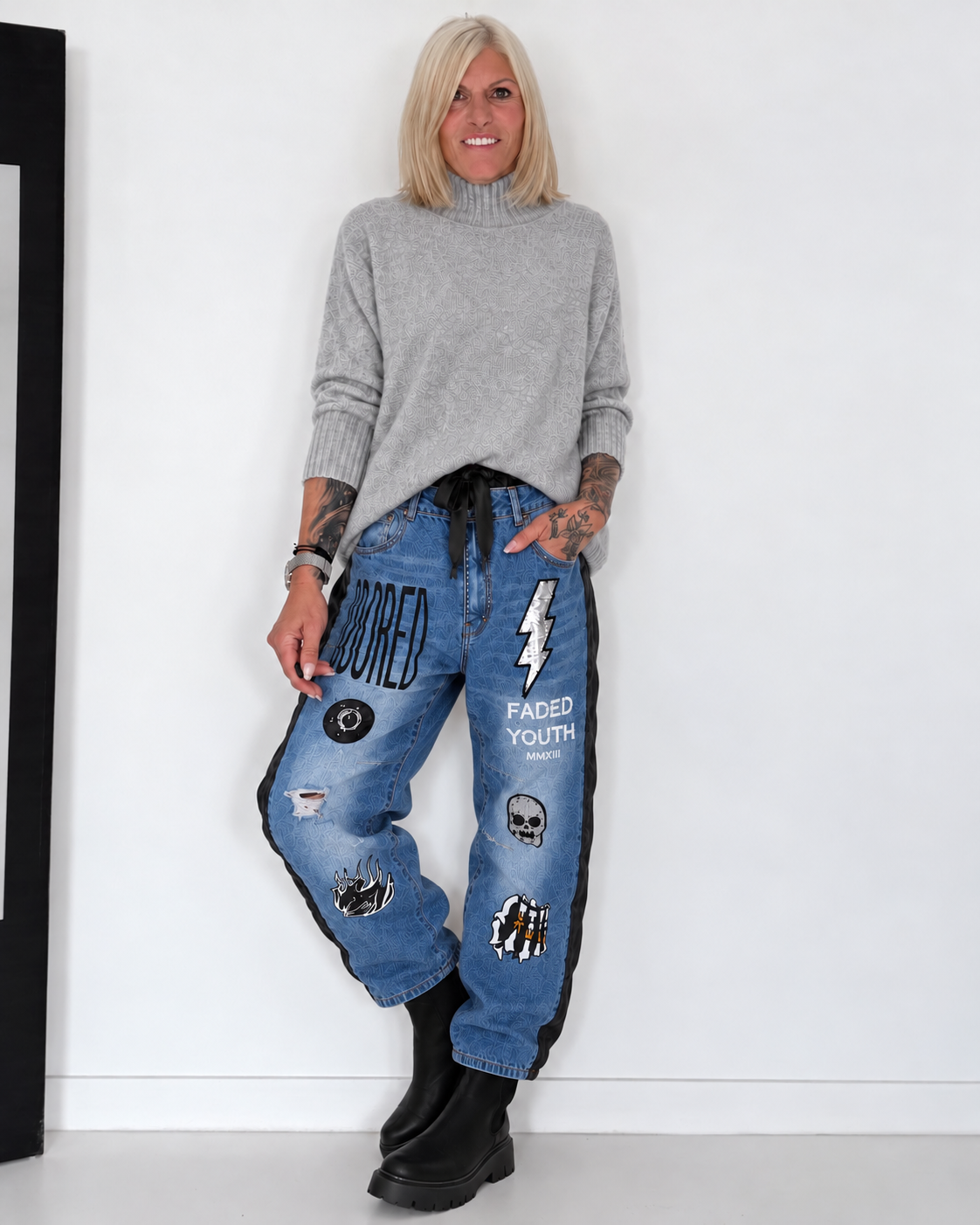 Boyfriend Jeans im Materialmix mit Paillettenapplikationen - denim-schwarz