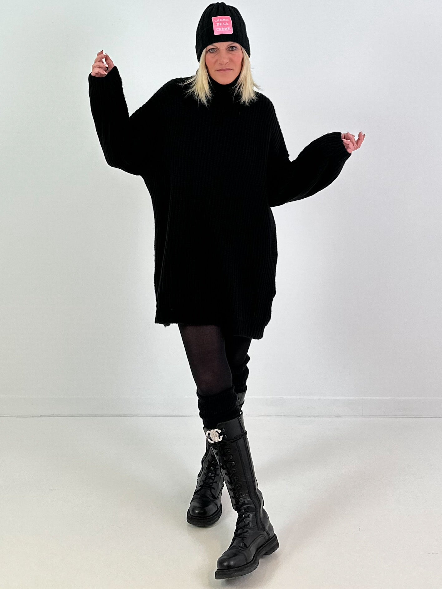 Longpullover/Kleid Modell "Embrace" - schwarz