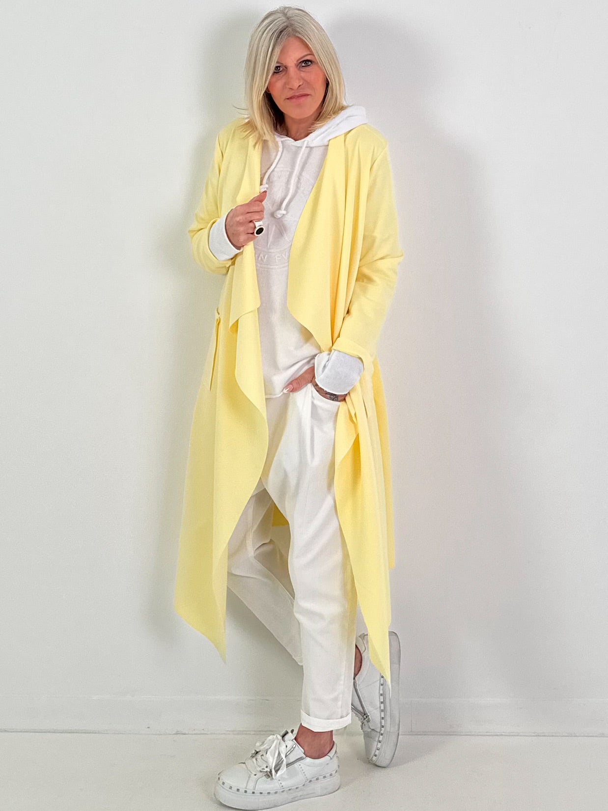 Mantel Modell "Velvet Breeze" - gelb