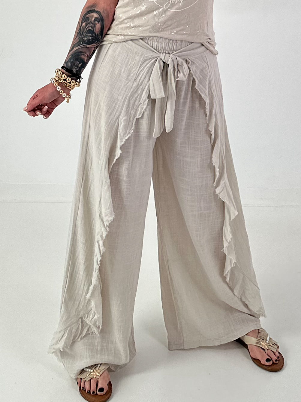 Weite Hose mit Bindevolant - beige