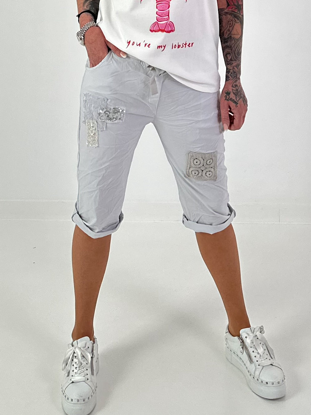 Shorts with patches - light grey