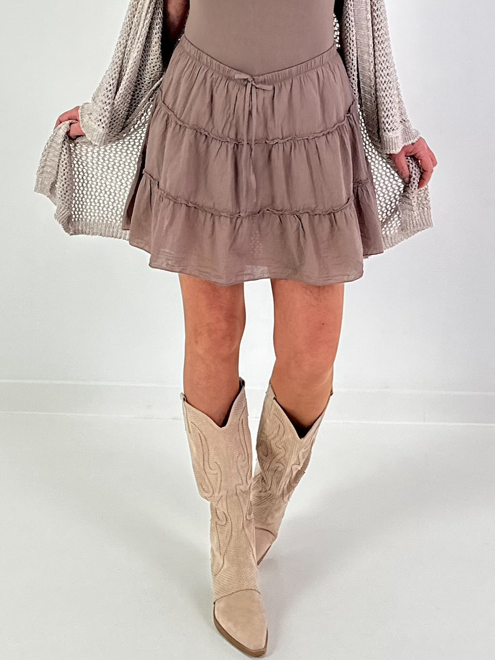 Ruffled skort - taupe