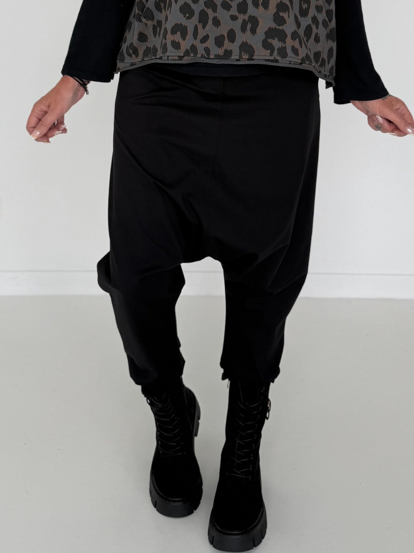 Baggy Hose mit Patten - schwarz
