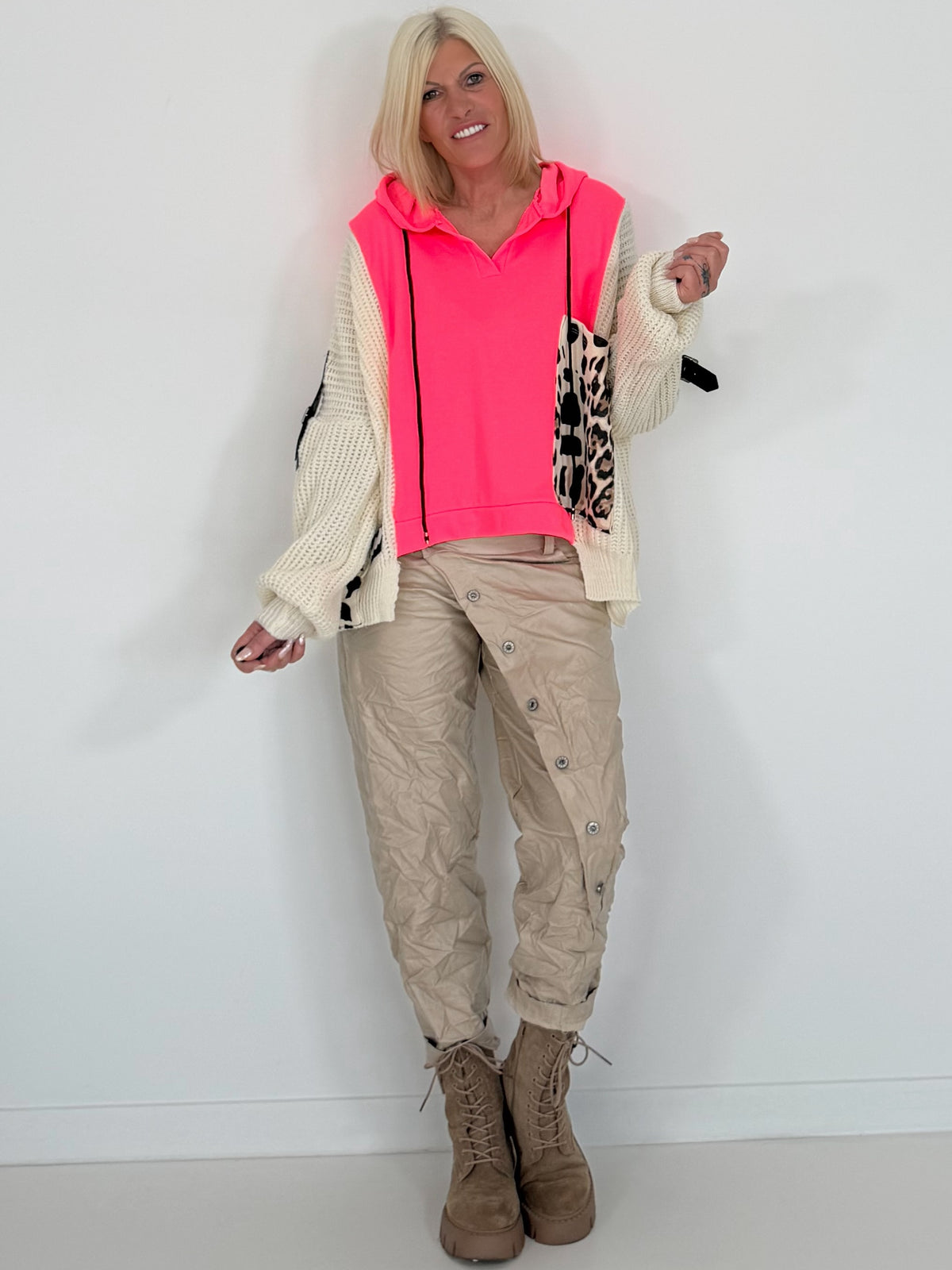 Oversized grofgebreide hoodie met sweat-inzetstuk - neonroze-ecru