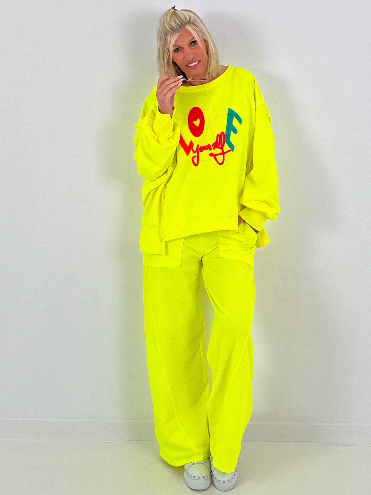 Sweater Love Yourself - neon yellow