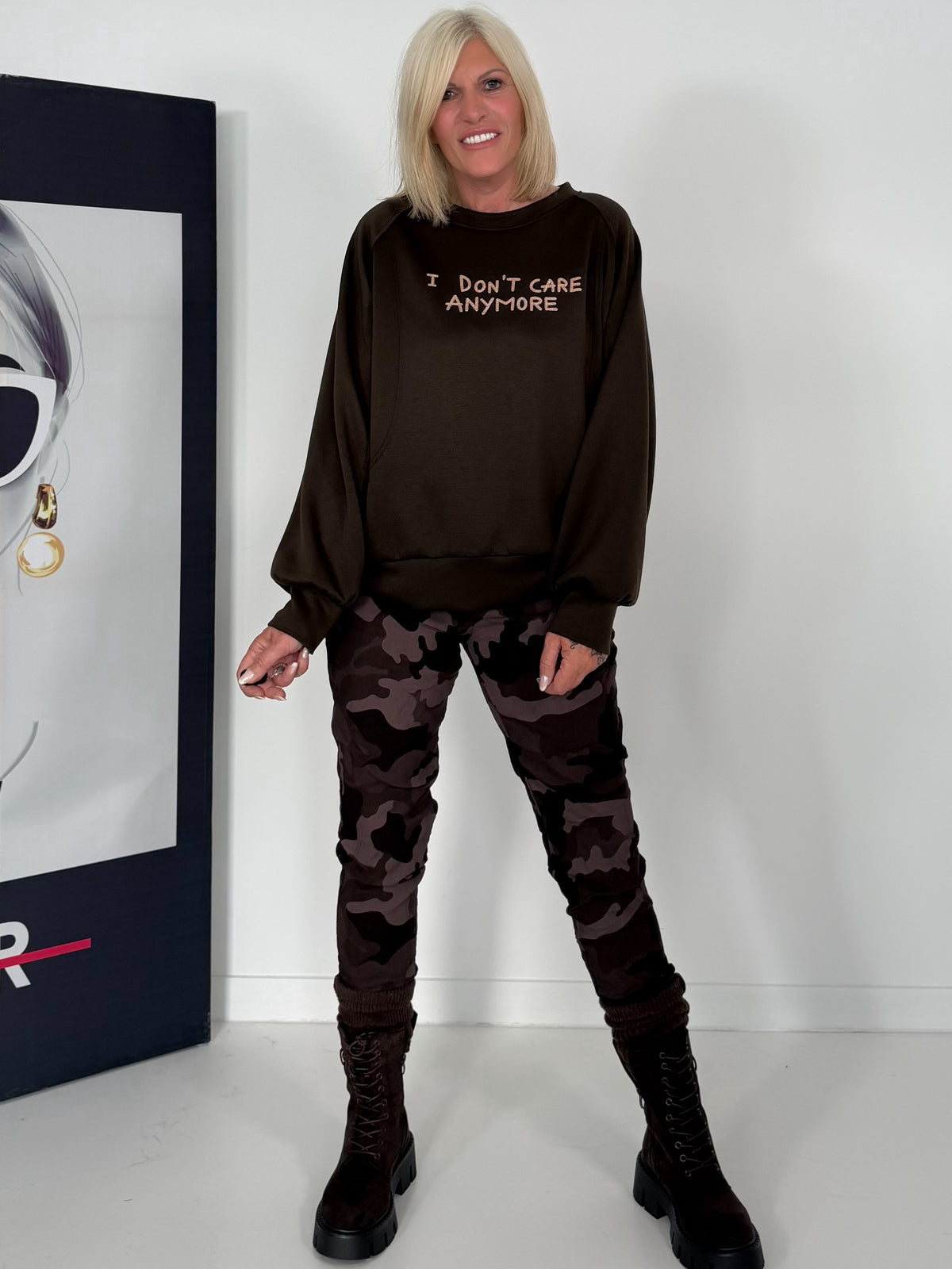 Sweater I Don´t Care Anymore - mokka