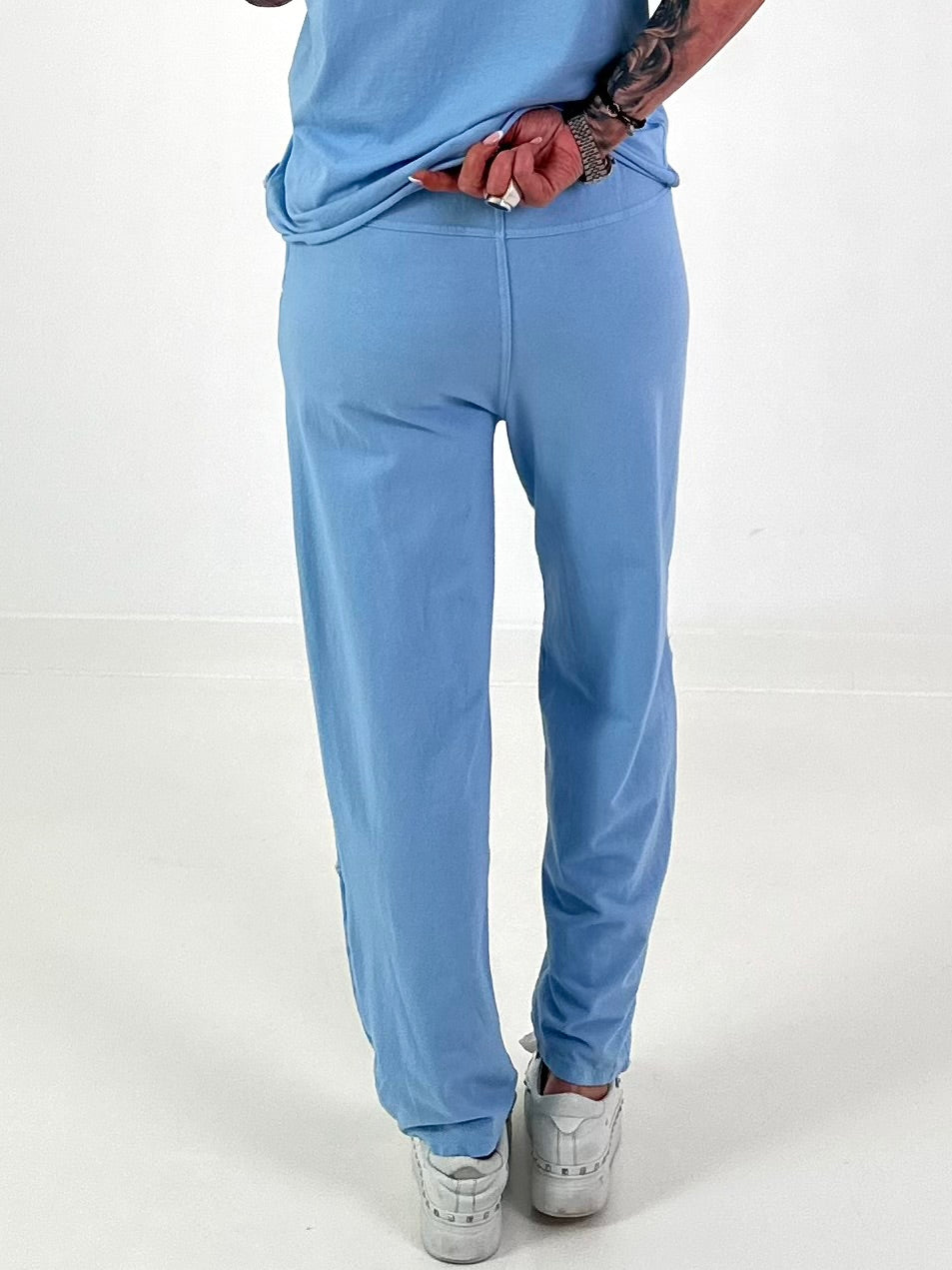 Sweatpants with eyelets - light blue