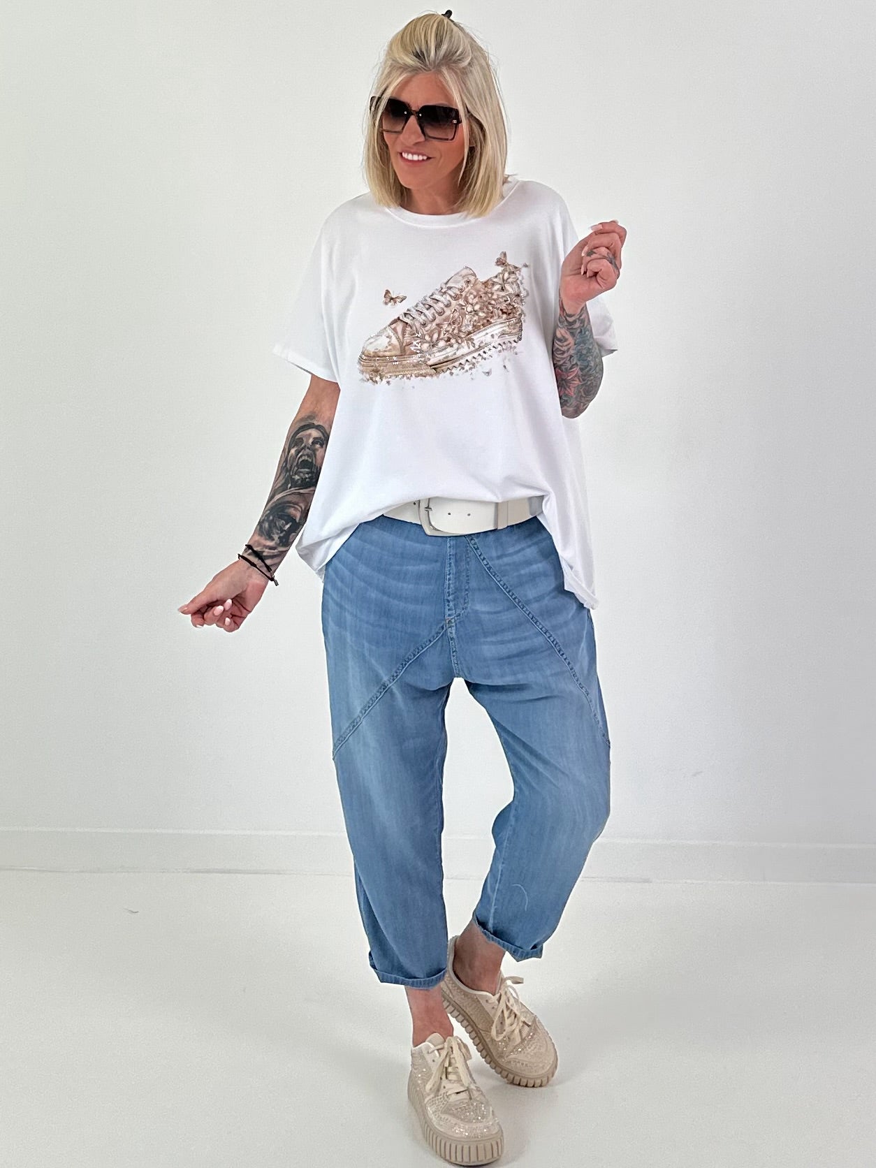 T-Shirt mit Schuhprint - weiss-beige