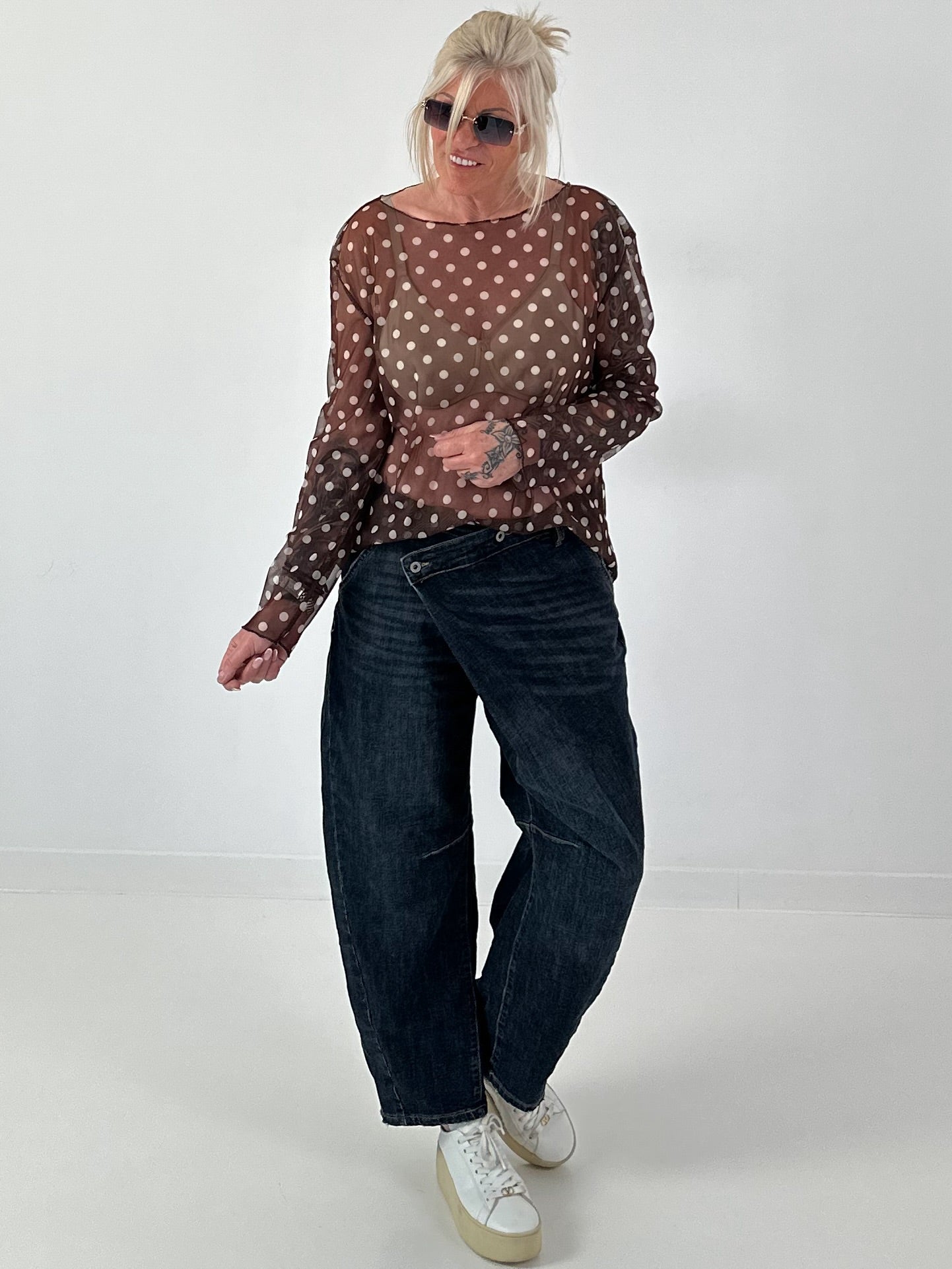 Mesh Shirt mit Punkten - mokka