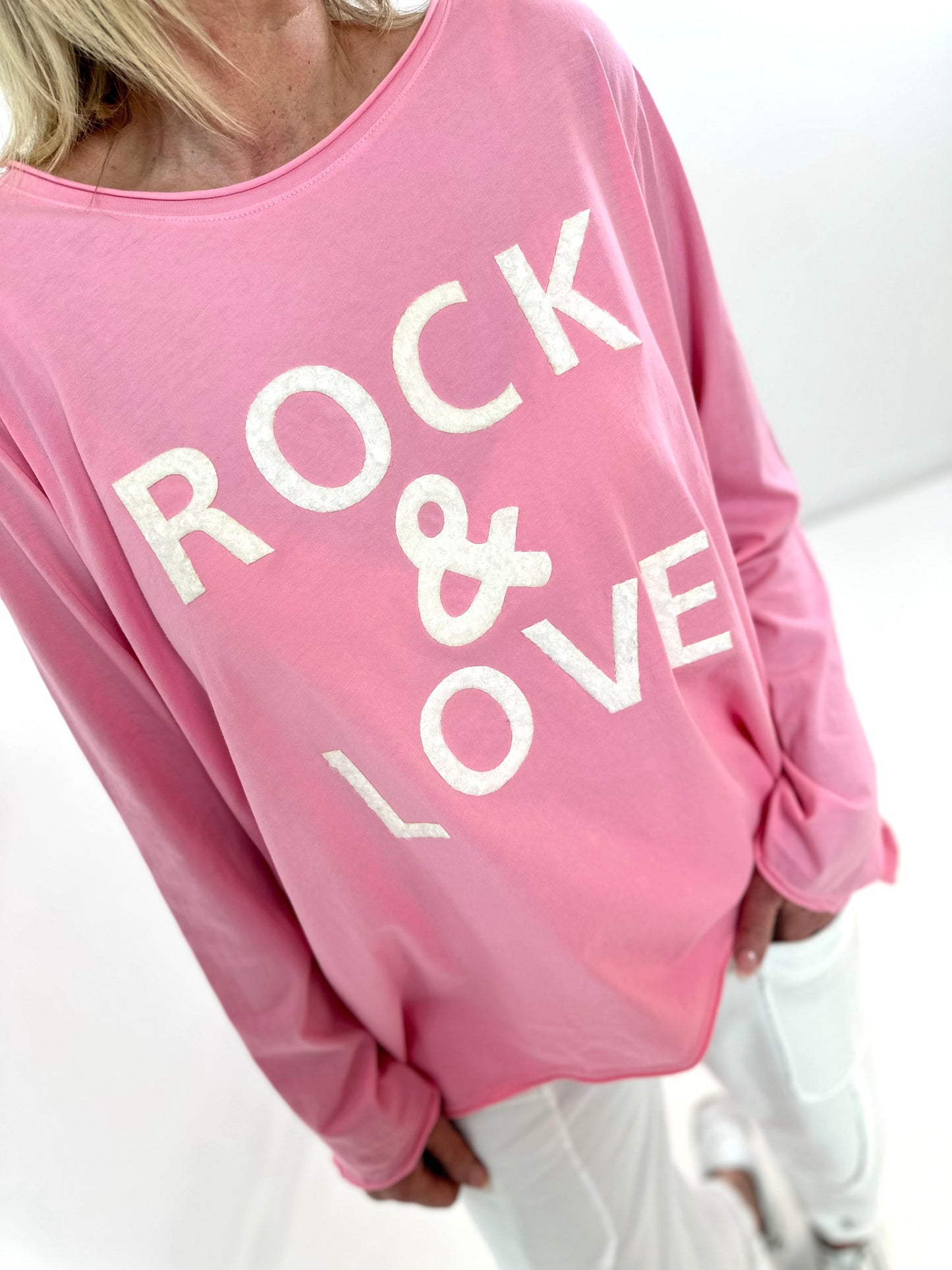 Oversized Shirt Modell "Rock&Love Wave" - rosa