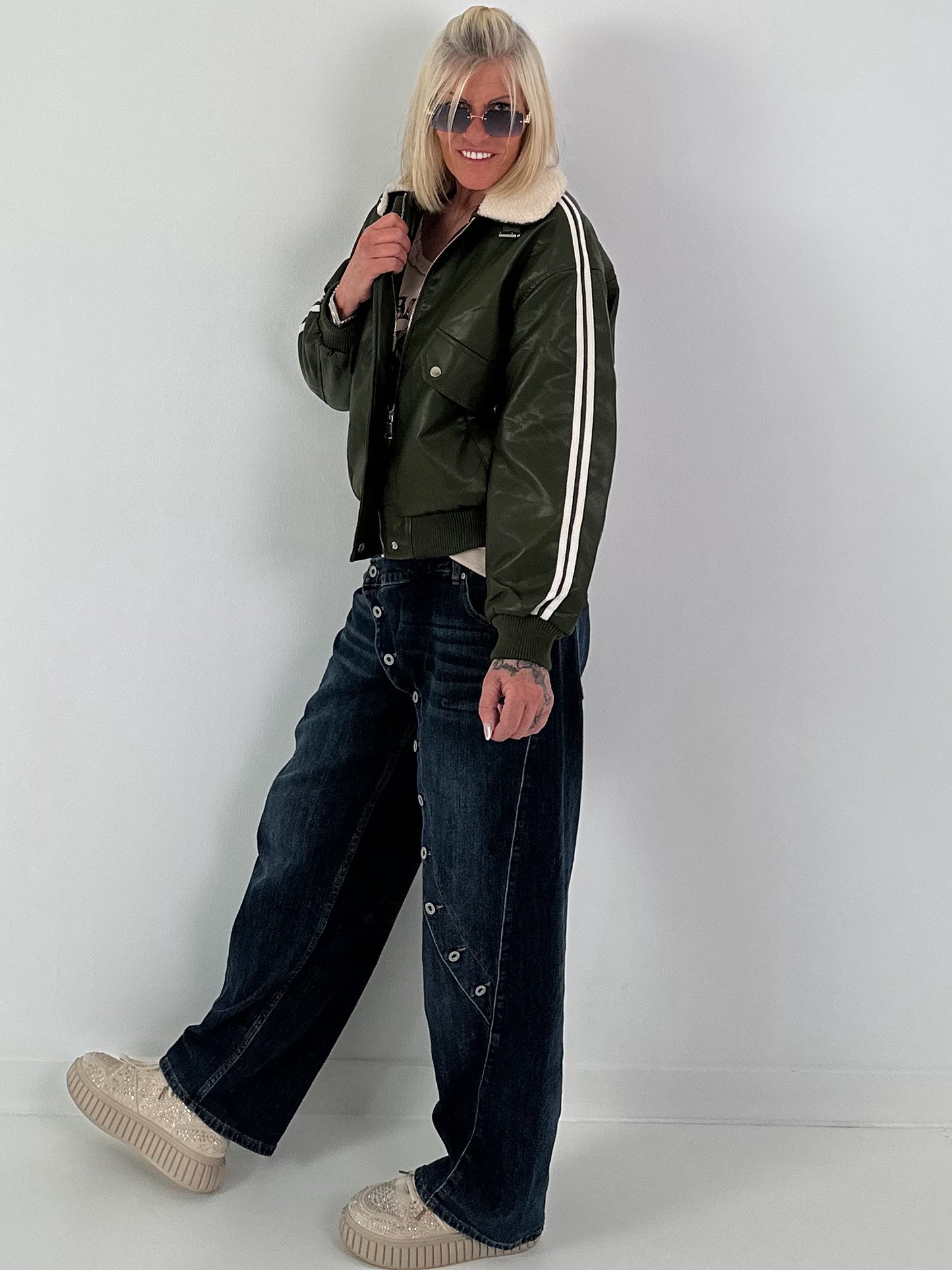 Stylish pilot jacket in leather look - olive