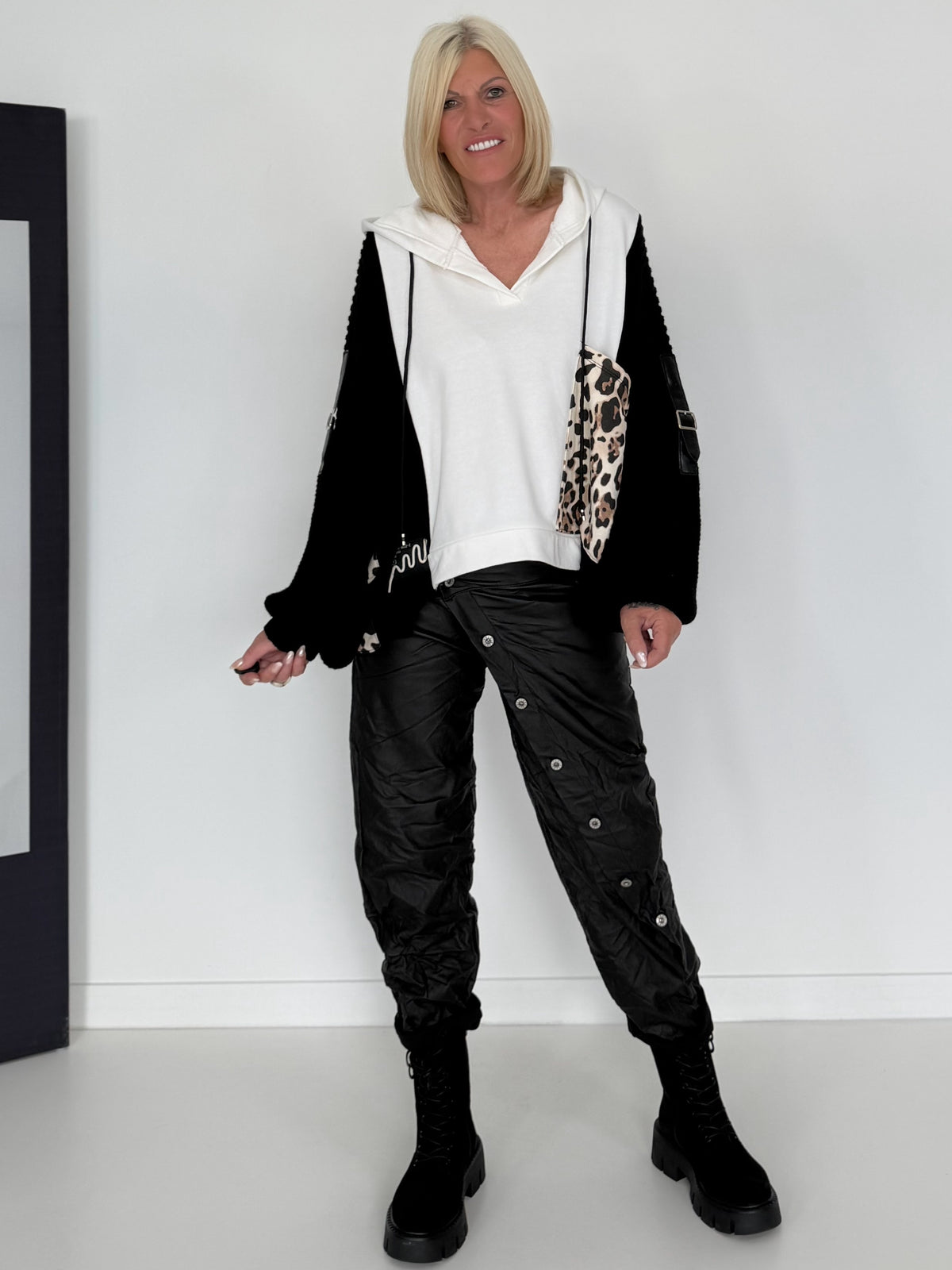 Oversized Grobstrick-Hoodie mit Sweat-Einsatz  - weiss-schwarz
